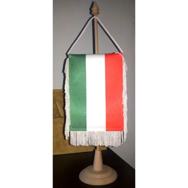 Fanion sur socle en bois