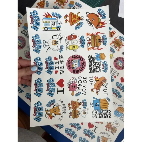 Feuille de tatouages ​​temporaires - 1/4 de feuille A4 (14 x 10 cm)