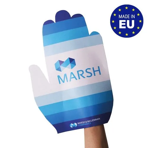 Main géante en carton