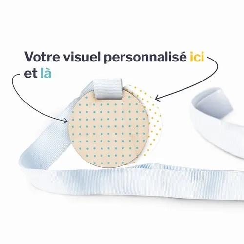 Médaille en bois gravée avec carte