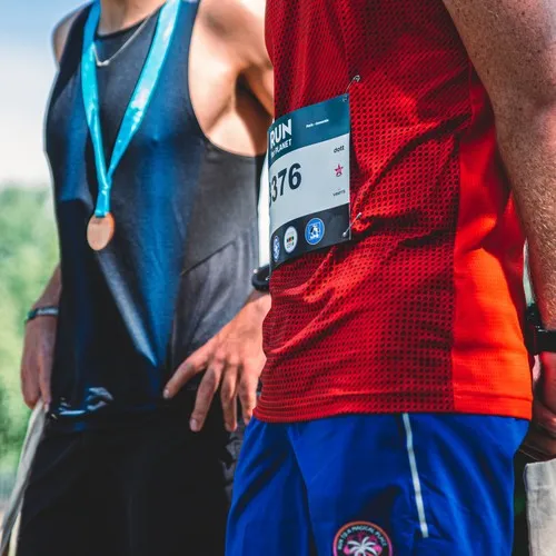Médaille en bois gravée sans carte