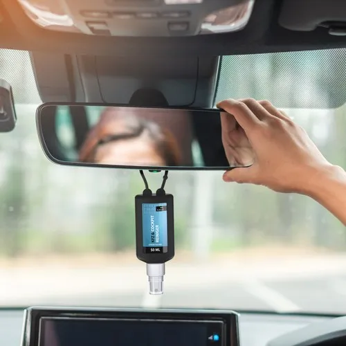 Nettoyant pour Cockpit de Voiture, 50 ml Bumper noir, Body Label (R-PET)