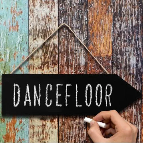 Panneau fléché en tableau noir