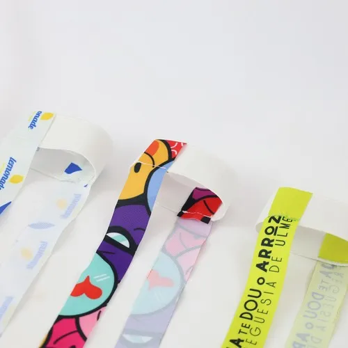 PORTE-GOBELET PERSONNALISABLE BANDE DE COU