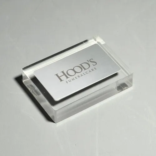 Presse-papiers en plexiglass et aluminium personnalisable