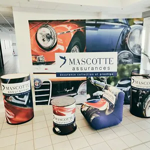 Constructeur de pupitre et comptoir d'accueil.