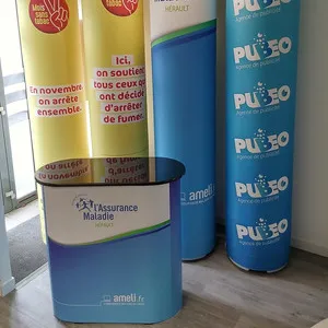 Constructeur de pupitre et comptoir d'accueil.