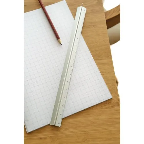 Règle triangulaire en aluminium de 30 cm Tavi