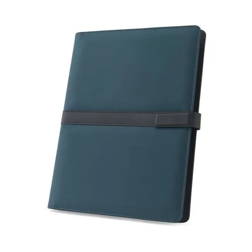 SANDERSON FOLDER. Chemise A4 en PU (50% recyclé) avec fermeture magnétique et bloc-notes avec pages lignées