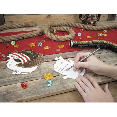 SET DE 8 INVITATIONS PIRATE
