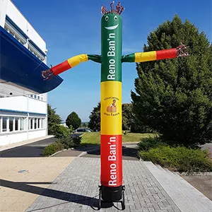 Gonflable skydancer en mouvement continue.