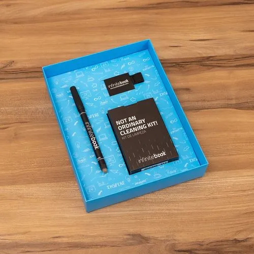 STARTER KIT INFINITEBOOK A5 PLANNER TEXTURE. Kit comprenant un « Infinitebook » à couverture rigide, 1 kit de nettoyage, 1 marqueur et 1 porte-stylo à bille
