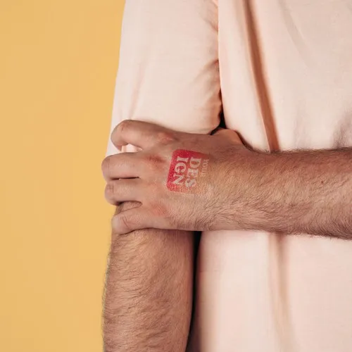 tatouage éphémère en couleur - 50 x 50 mm