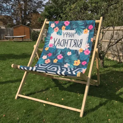 Un transat géant publicitaire original pour un évènement.