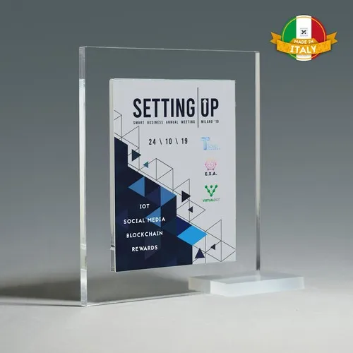 Trophée en plexiglass personnalisable