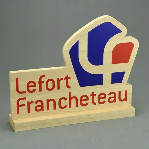 Trophées multi-matériaux personnalisables