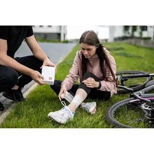 Trousse de premiers secours en coffret plastique, 64 pièces | Ramona